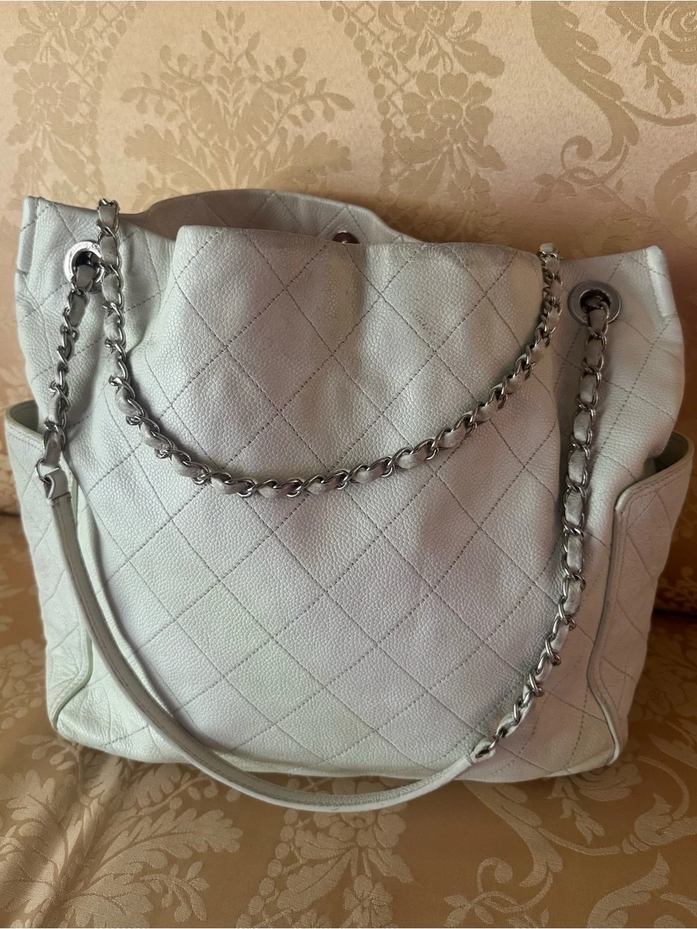 CHANEL White Quilted Leather Chain Shoulder Tote